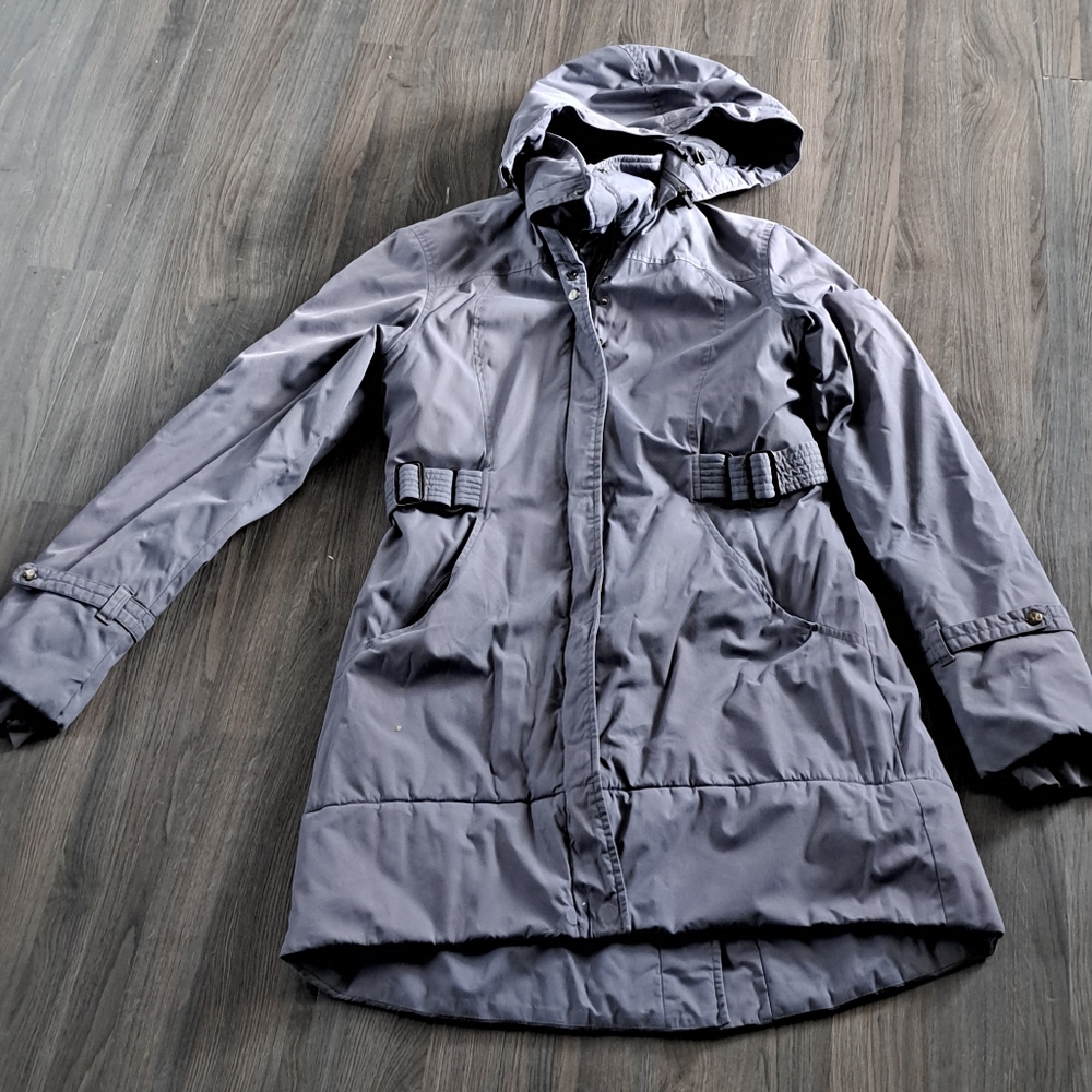 Lululemon Apres Piste Jacket ps some pics are different color do to light